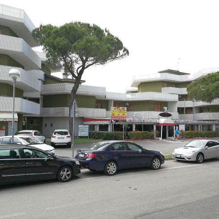 Condominio Moschettieri Trilocale Bibione Buitenkant foto