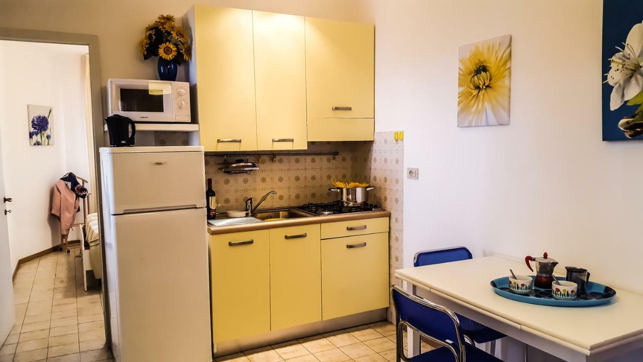 Condominio Moschettieri Trilocale Bibione Buitenkant foto