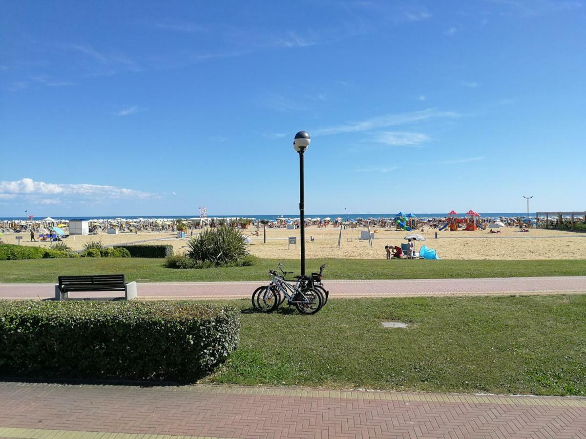 Condominio Moschettieri Trilocale Bibione Buitenkant foto
